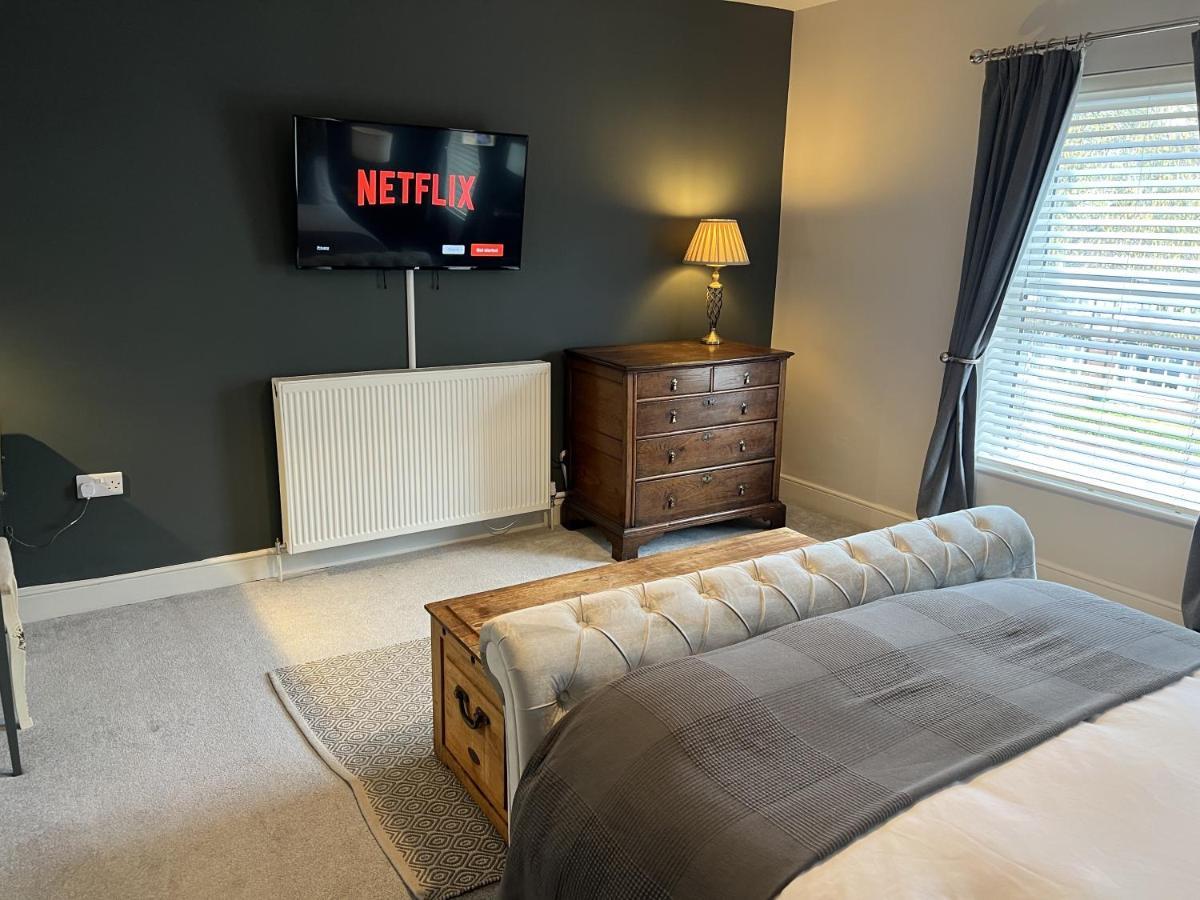 Luxurious Victorian Villa With Parking Sleeps Six Bury St. Edmunds Kültér fotó